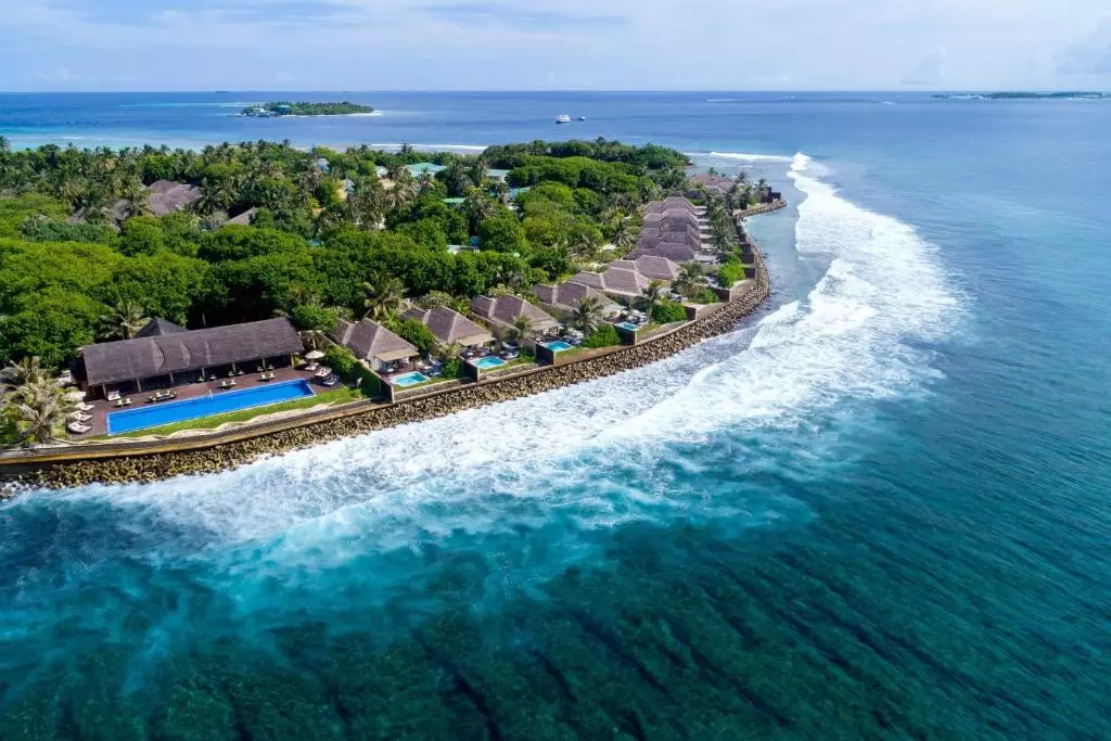 Sheraton Maldives Full Moon Resort and Spa